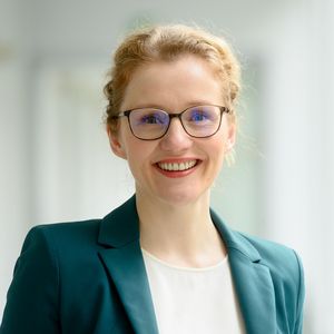 Porträt Dr. Susanne Bartel